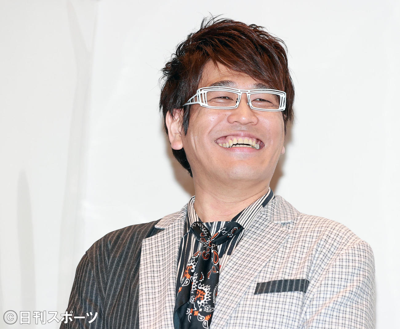 映画「いとみち」の公開記念舞台あいさつで笑顔を見せる古坂大魔王（撮影・浅見桂子）