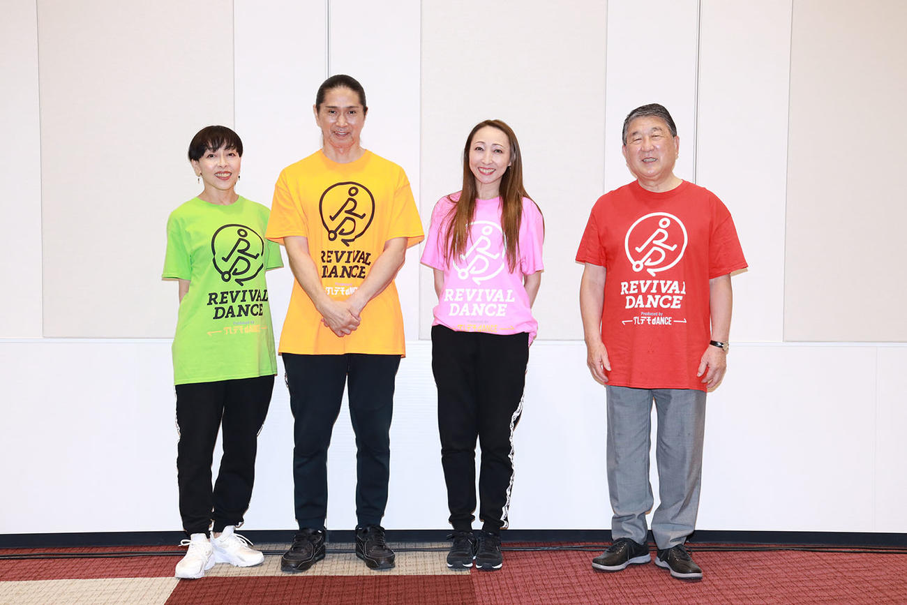 「第10回日本認知症予防学会学術集会市民公開講座」に参加した、左からTRFのETSU、SAM、CHIHARU、徳光和夫