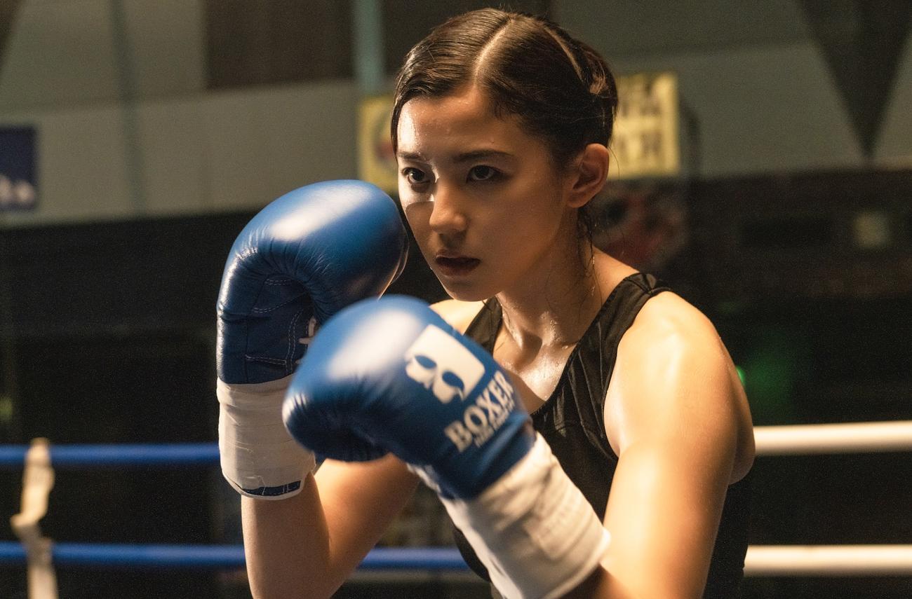 初主演映画「レッド・シューズ」でシングルマザーのボクサーを演じる朝比奈彩