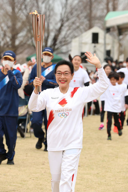 聖火ランナーを務めた見城美枝子氏(2021年3月)
