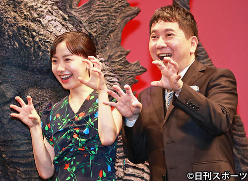 映画「ゴジラVSコング」ジャパンプレミアに出席した芦田愛菜（左）と田中裕二（撮影・野上伸悟）