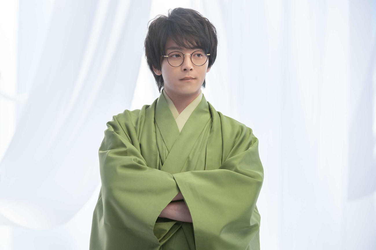 ブルボン「贅沢ルマンド宇治抹茶カカオ」のウェブCM撮影を行った中村倫也