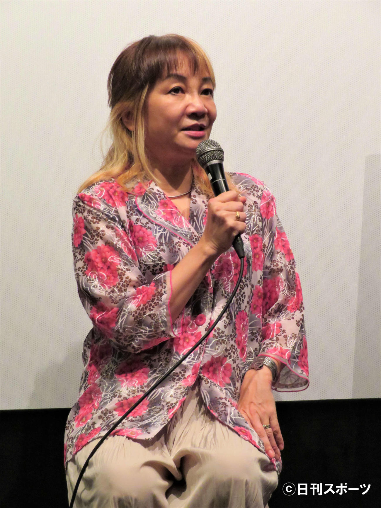映画「走れロム」（チャン・タン・フイ監督、7月9日公開）のトークイベントを行った岩井志麻子（撮影・三須佳夏）