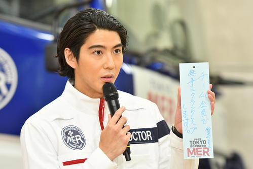 ｃｍ増 賀来賢人 菜々緒から絶賛で上機嫌 ｔｂｓ ｔｏｋｙｏ ｍｅｒ ドラマ 日刊スポーツ
