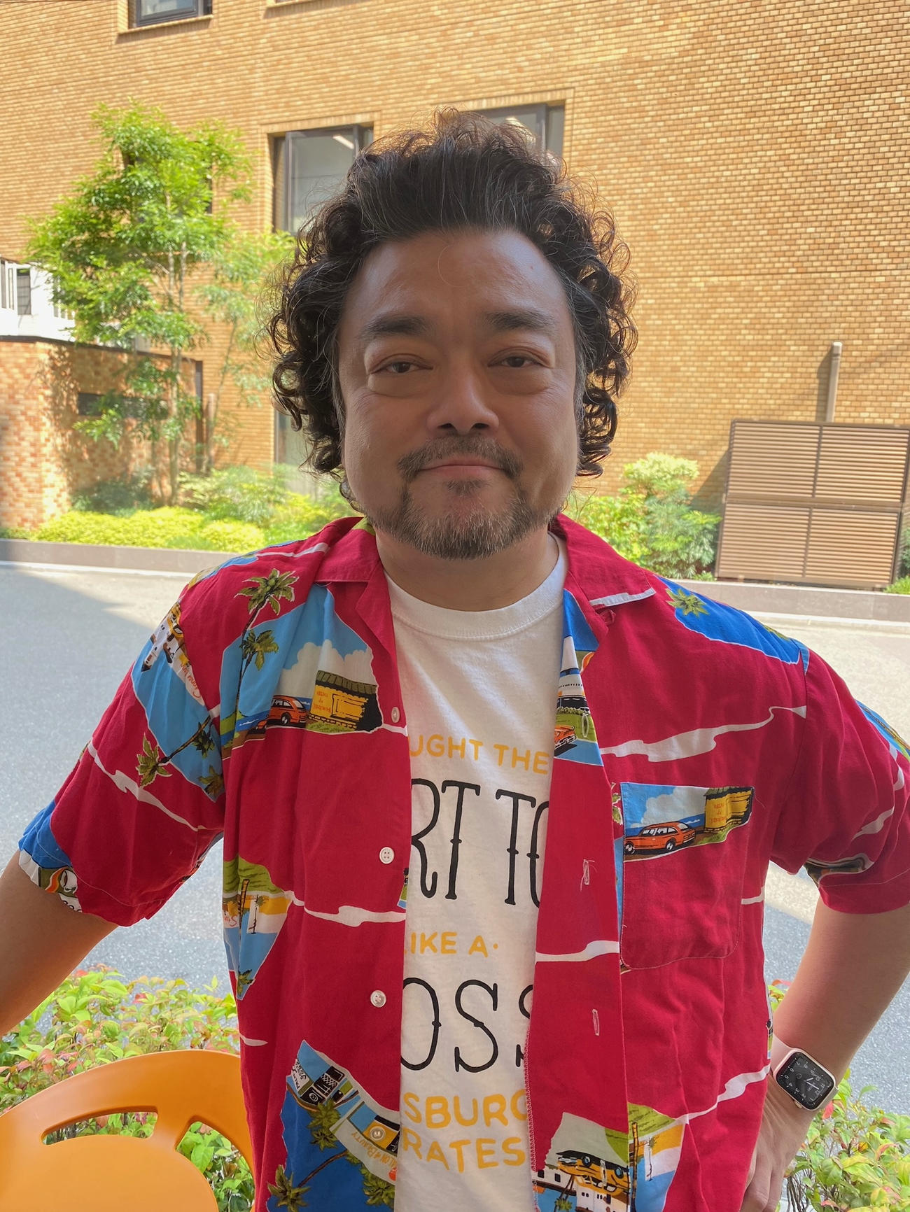 新型コロナウイルスに感染し、重度の肺炎で入院も、回復して仕事を再開したパパイヤ鈴木