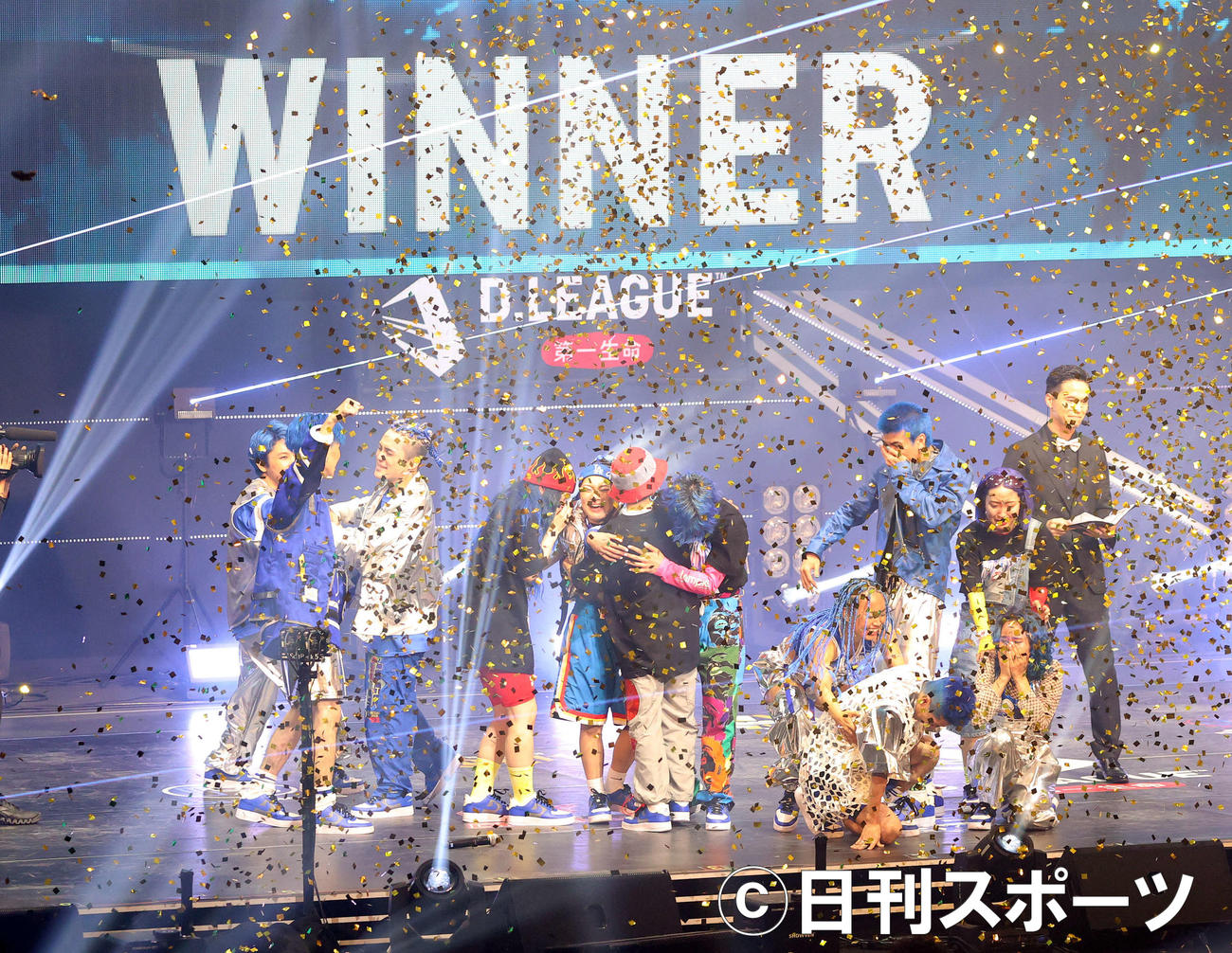 優勝し喜び合うavex ROYALBRATS（撮影・河野匠）