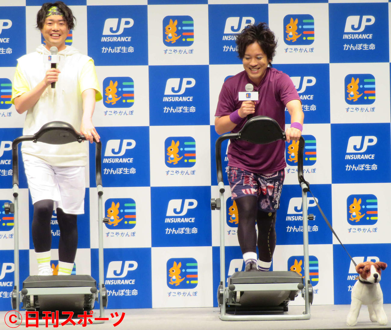 かんぽ生命保険「すこやかんぽ」の「恋人・パートナーとワークアウト」イベントに出席した、ぺこぱのシュウペイ（左）と松陰寺太勇（撮影・村上幸将）