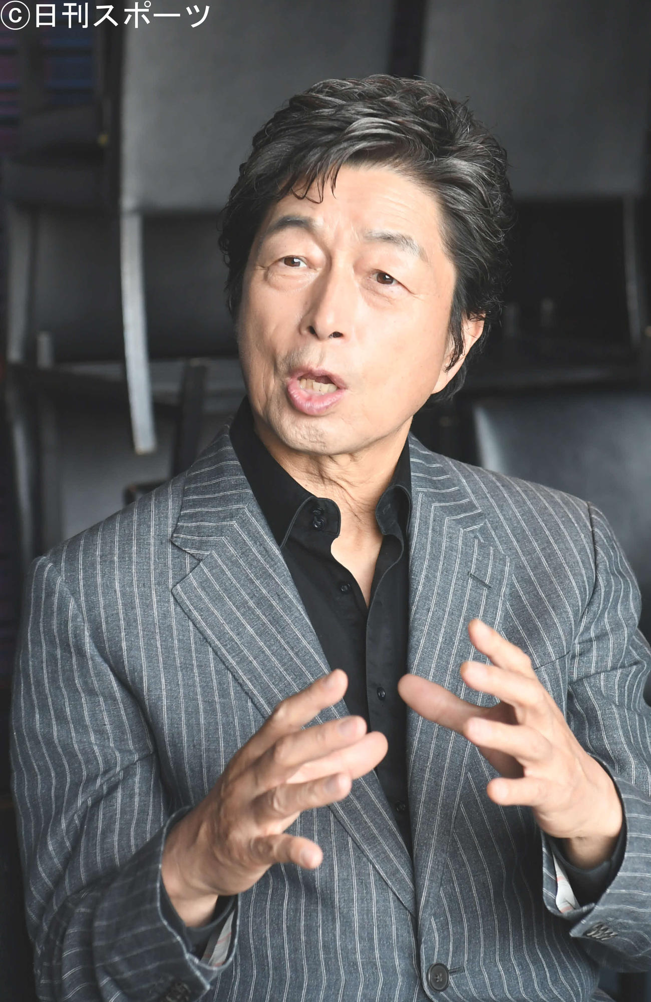 フルオーケストラで全国ツアーを開催する中村雅俊は、抱負を熱く語った（2021年6月撮影）