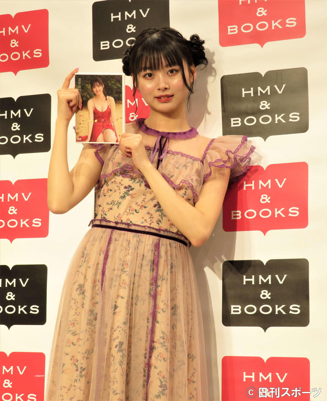 ファーストDVD「Treasure～まきちゃんと初めてのデート（沖縄編）～」のDVD発売記念イベントを行った達家真姫宝（撮影・三須佳夏）