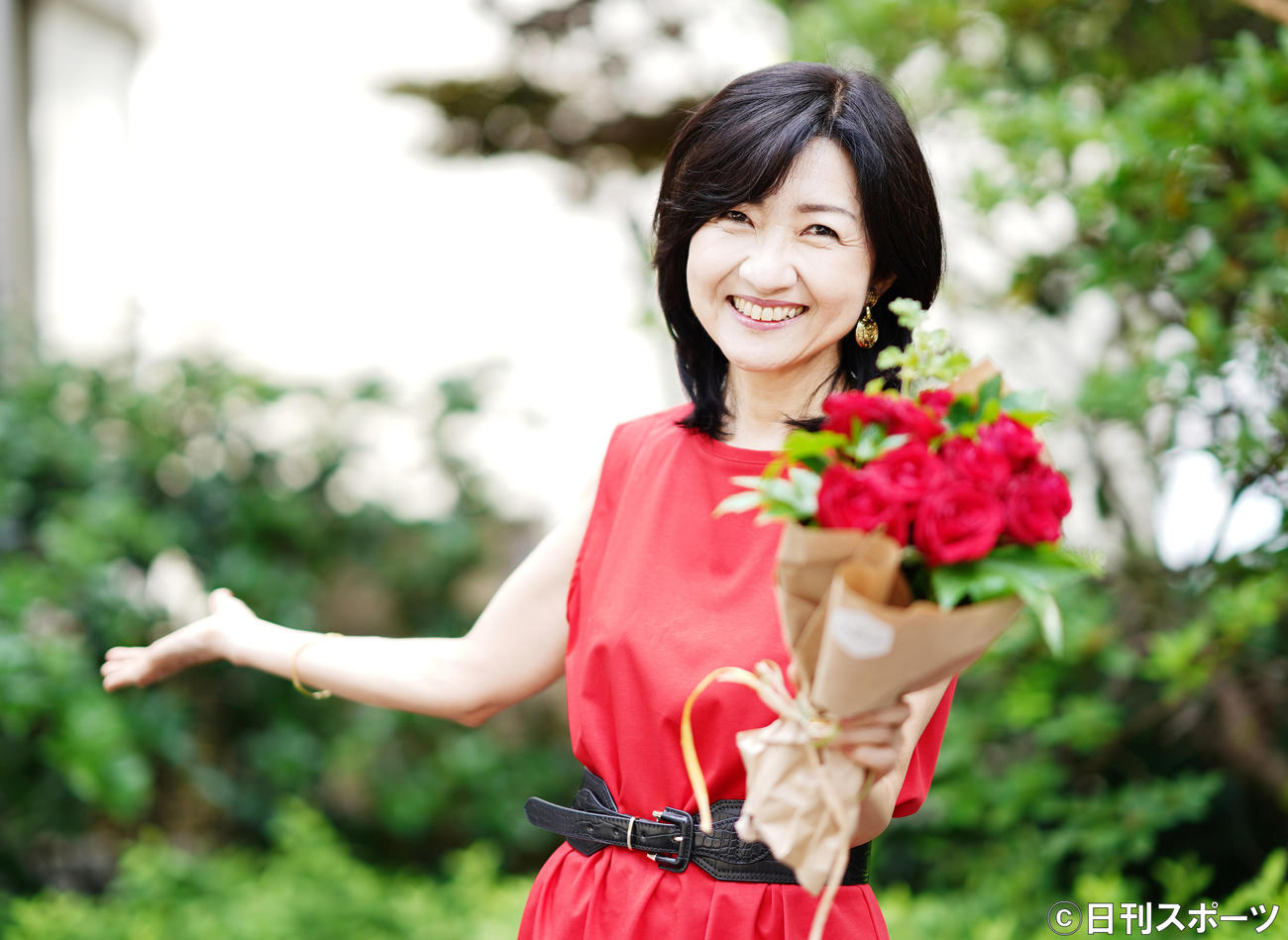 元祖アイドル女子アナの寺田理恵子さん。赤のワンピース姿がとてもお似合いでした（撮影・菅敏）