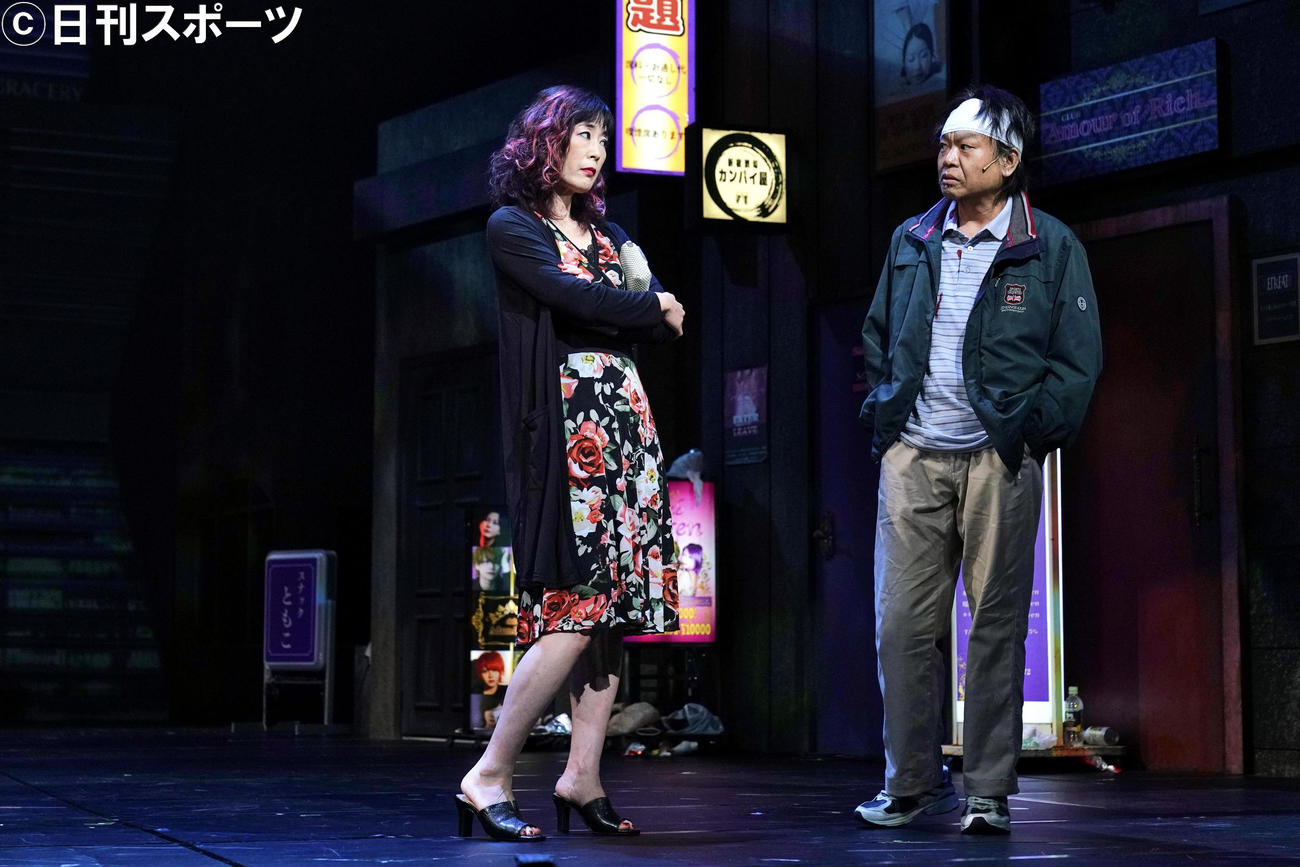 開幕した舞台「物語なき、この世界。」（撮影・細野晋司）