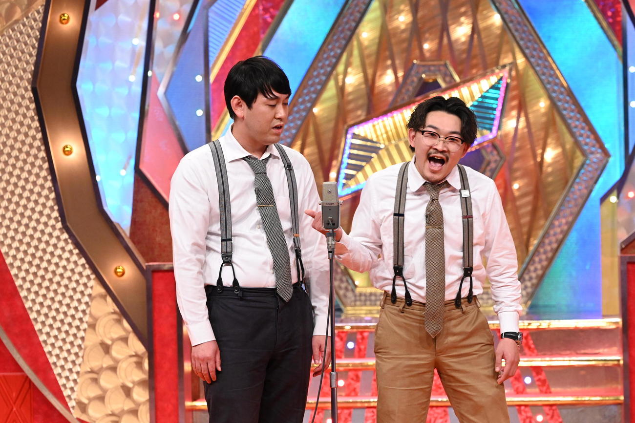 第42回ABCお笑いグランプリでネタを演じるオズワルド（C）ABCテレビ