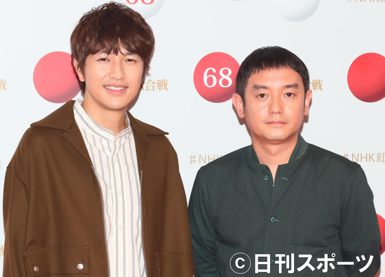 ゆずの北川悠仁（左）と岩沢厚治（2017年12月撮影）