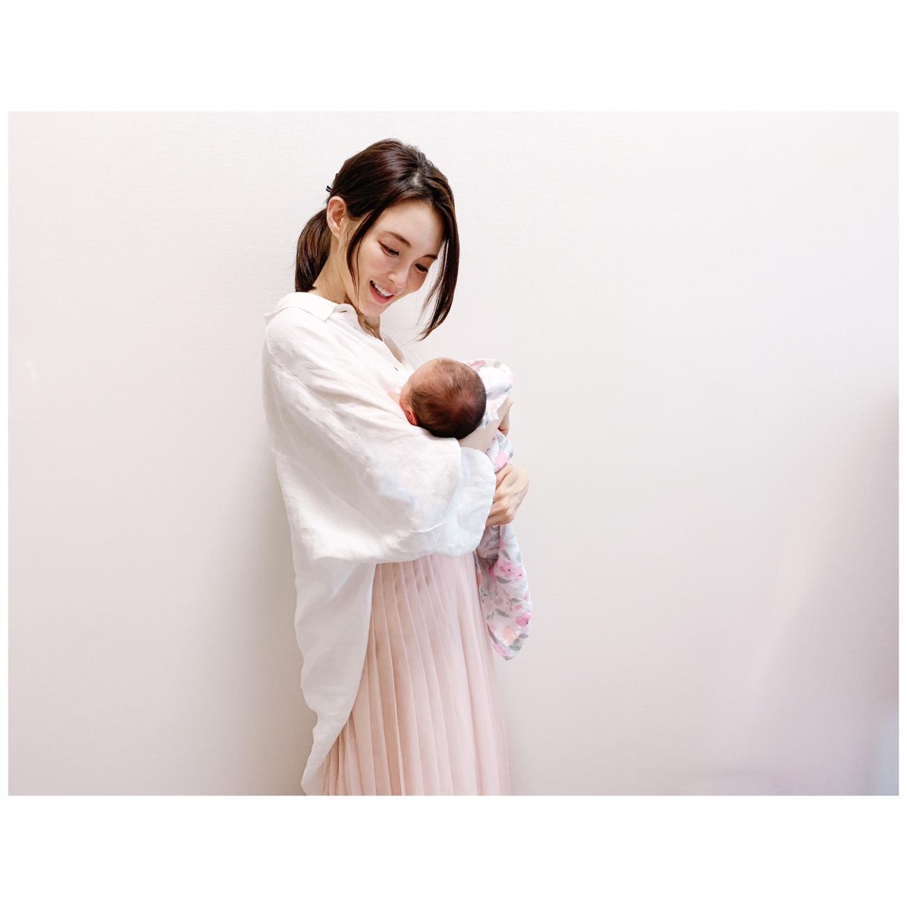 第2子となる女児を出産した押切もえ