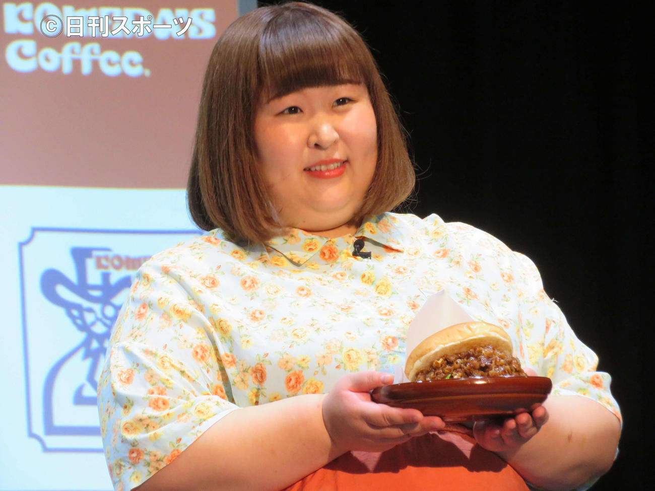 コメダ珈琲店「コメ牛」キャンペーン記者発表会に出席したかなで（撮影・三須佳夏）