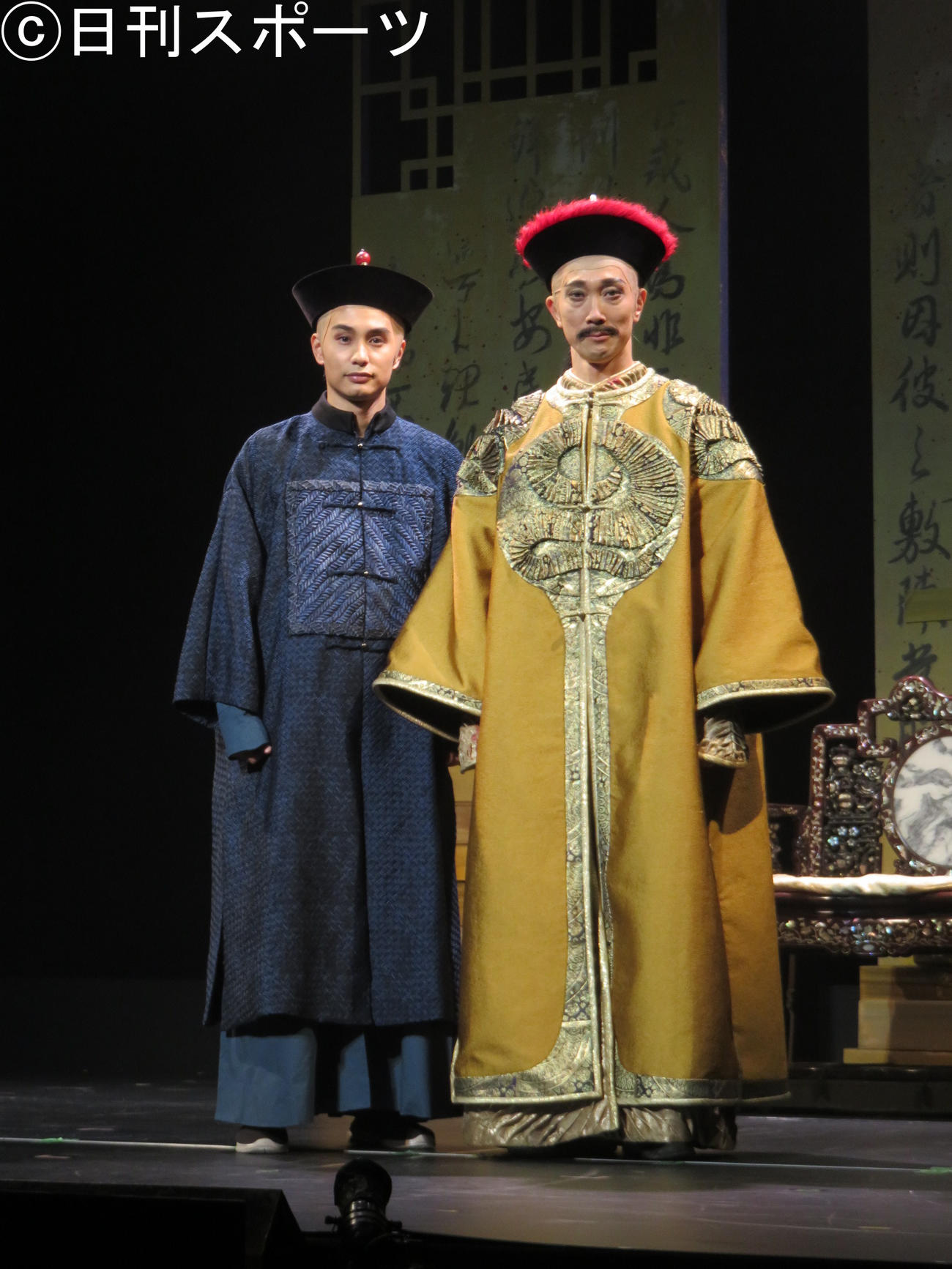 舞台「君子無朋」に出演する佐々木蔵之介（右）と中村蒼