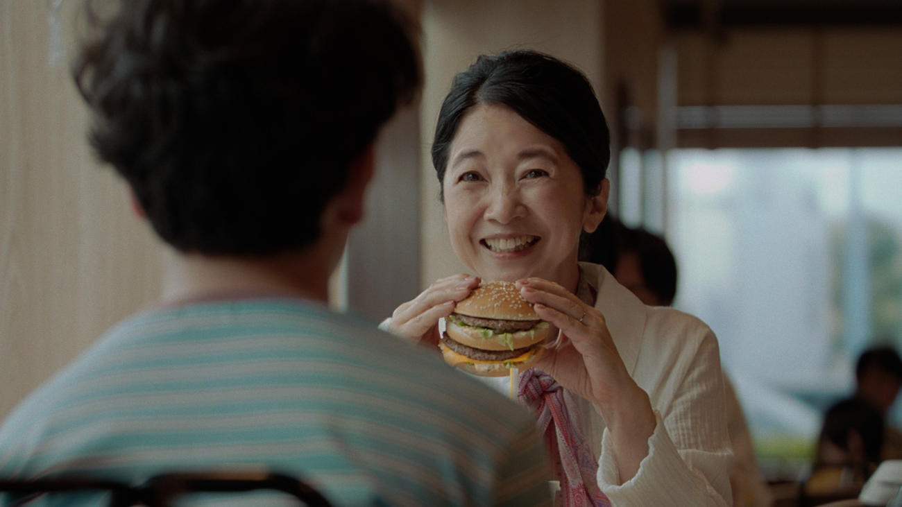 マクドナルドの新CMでばぁば役を演じる宮崎美子