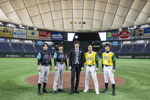 若手俳優による野球大会「ACTORS☆LEAGUE2021」を行った、左から黒羽麻璃央、山崎育三郎、城田優、尾上松也、和田〓(琢の旧字体)磨