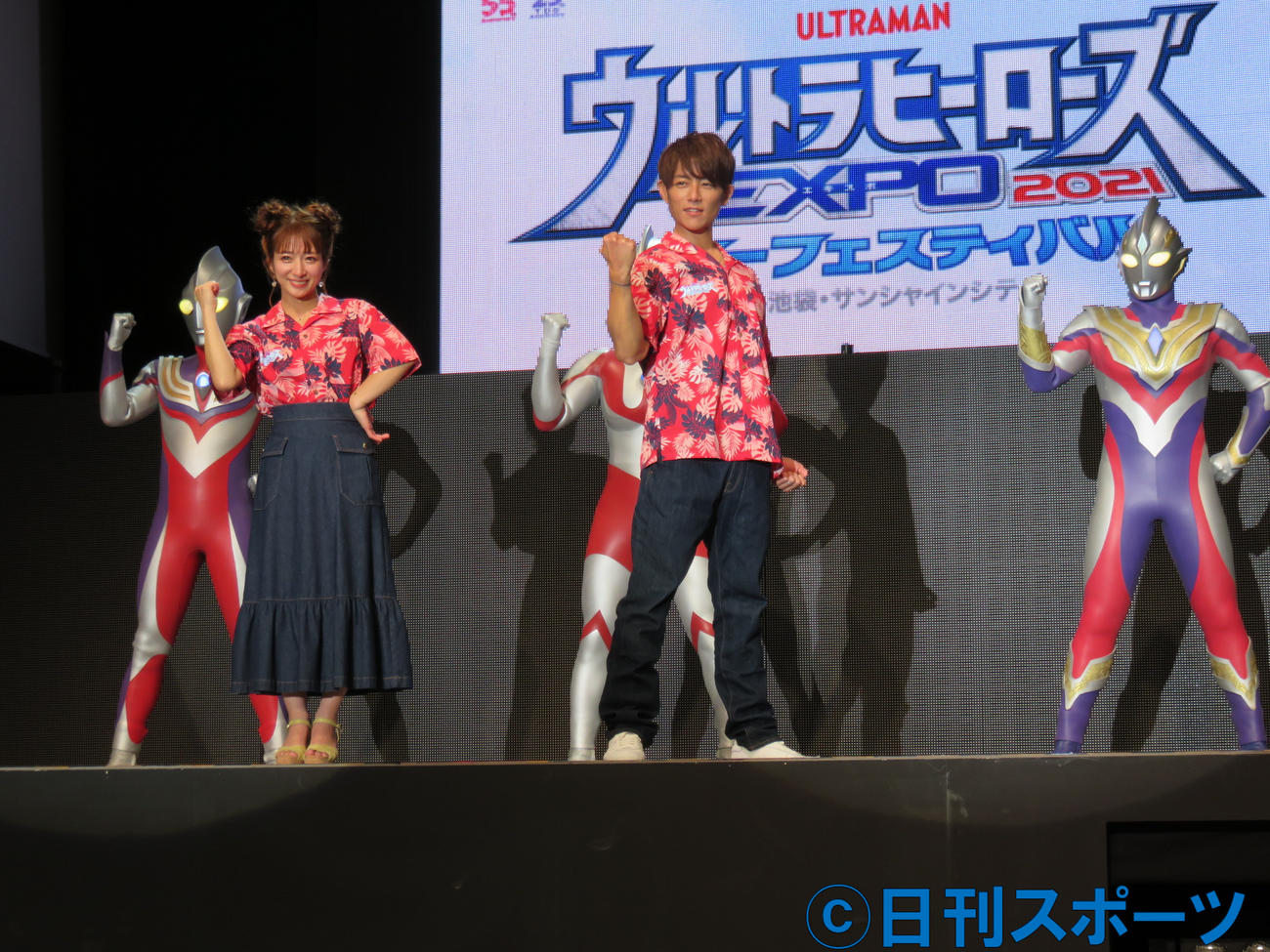 イベント「ウルトラヒーローズEXPO」のアンバサダーを務める杉浦太陽（右）と辻希美