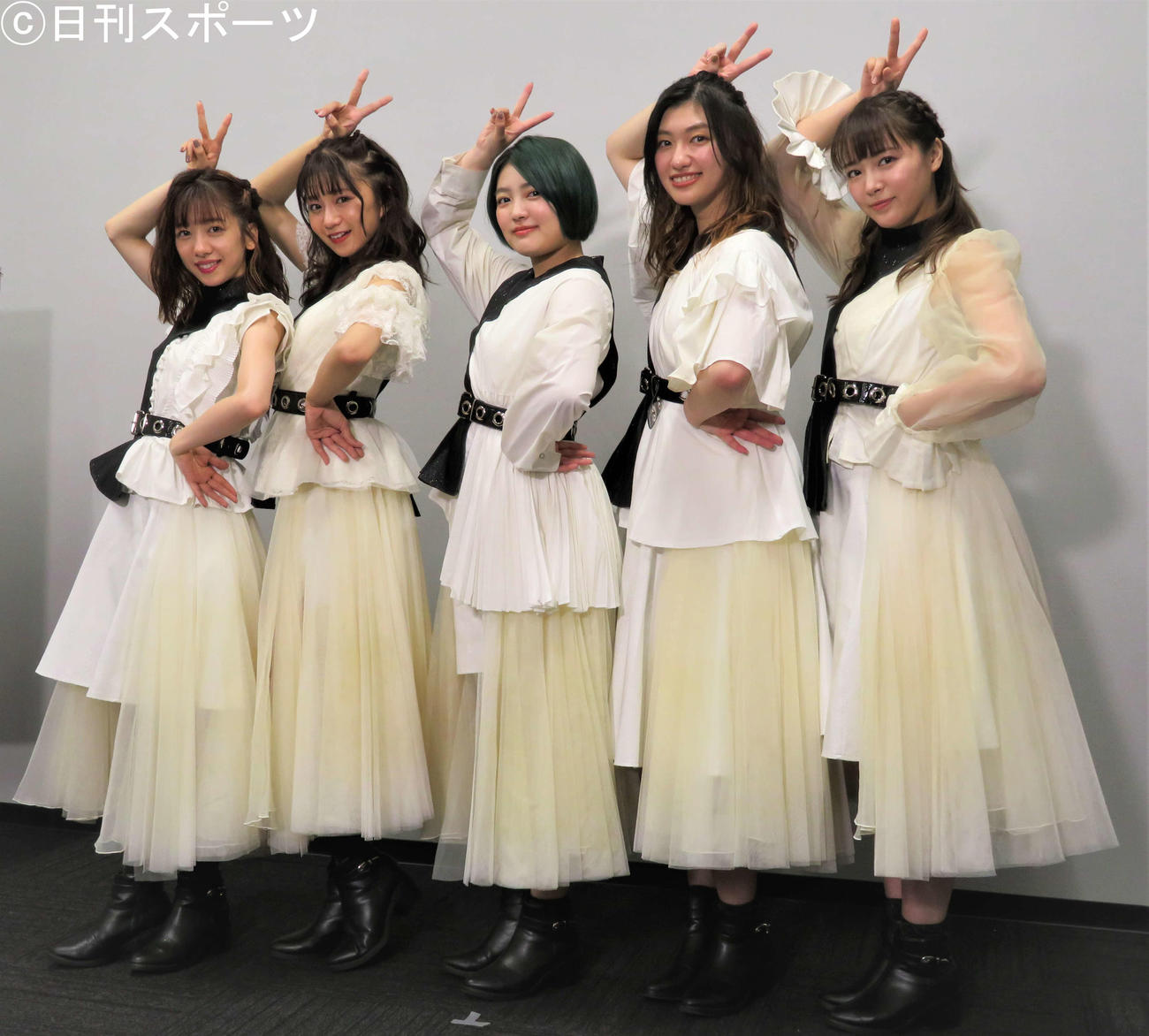 Dance Dance Dance　＠　YOKOHAMA 2021「横浜ダンスパラダイス」に登壇した私立恵比寿中学メンバー左から真山りか、星名美怜、柏木ひなた、小林歌穂、中山莉子（撮影・三須佳夏）