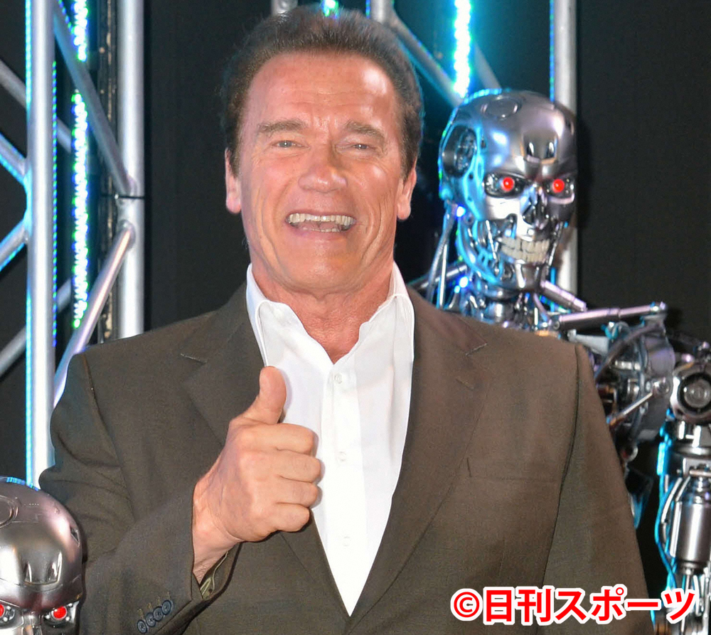 74歳シュワルツェネッガーおじいちゃんは元気！筋トレで20キロ
