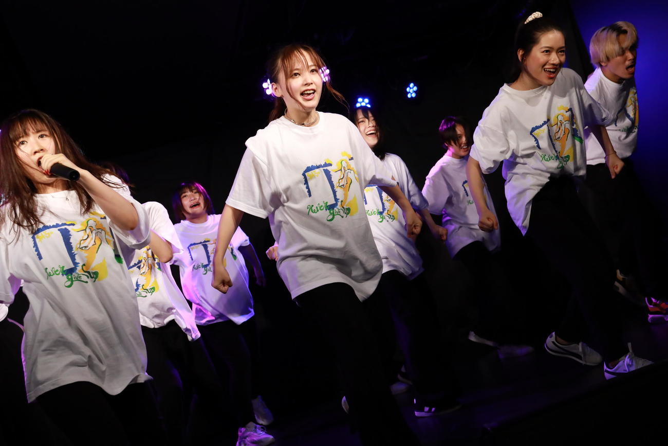 ファンイベントを開催した劇団4ドル50セント。手前左から田代明、立野沙紀、仲美海