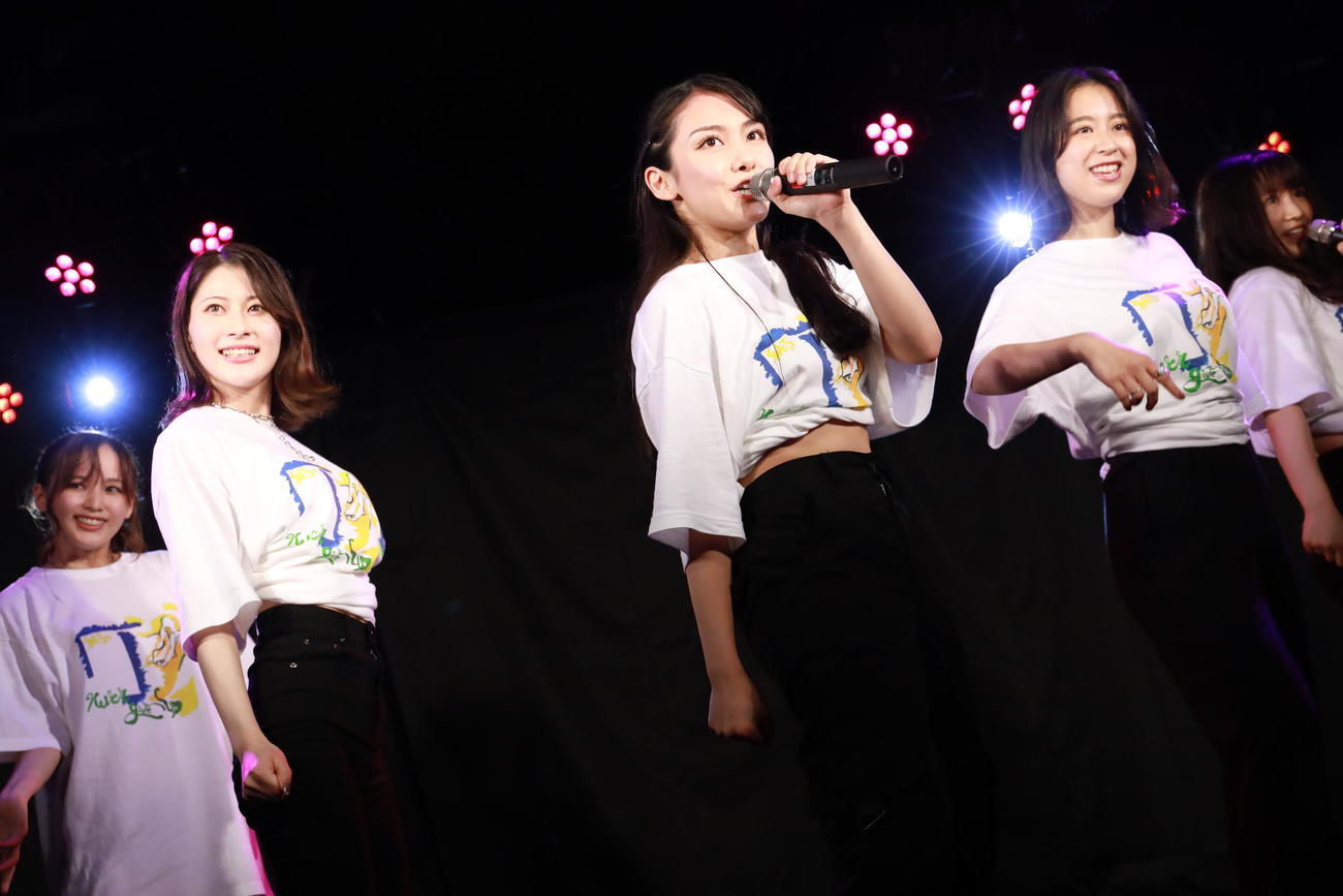 ファンイベントを開催した劇団4ドル50セント。手前左から菅原麻由佳、長谷川晴奈、堀口紗奈