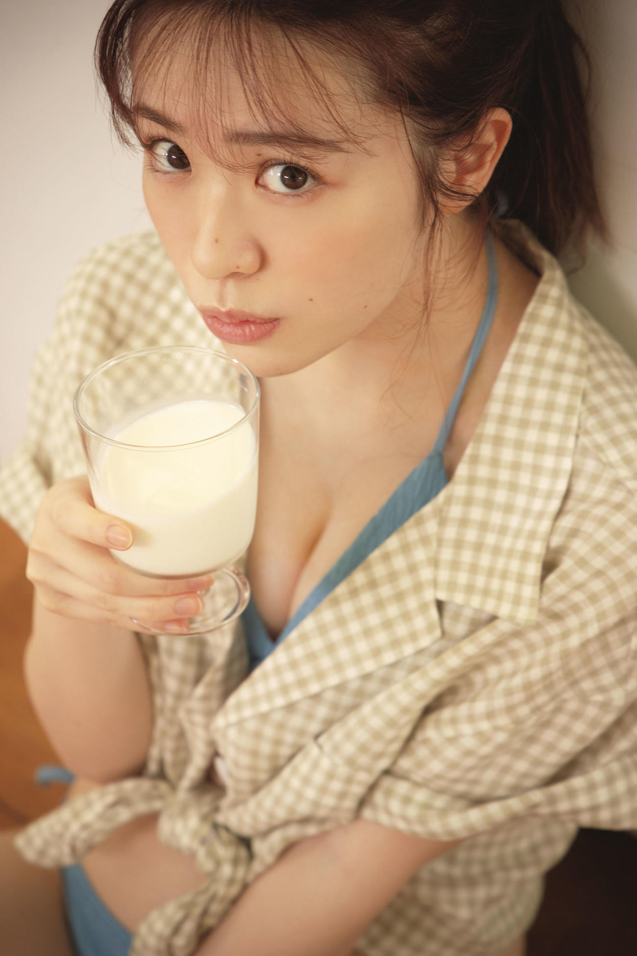 乃木坂46渡辺みり愛のファースト写真集先行カット（撮影／彦坂栄治）