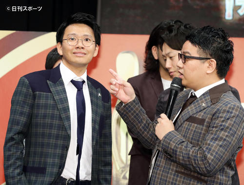 ミキの昴生(右)と亜生(2019年6月撮影)