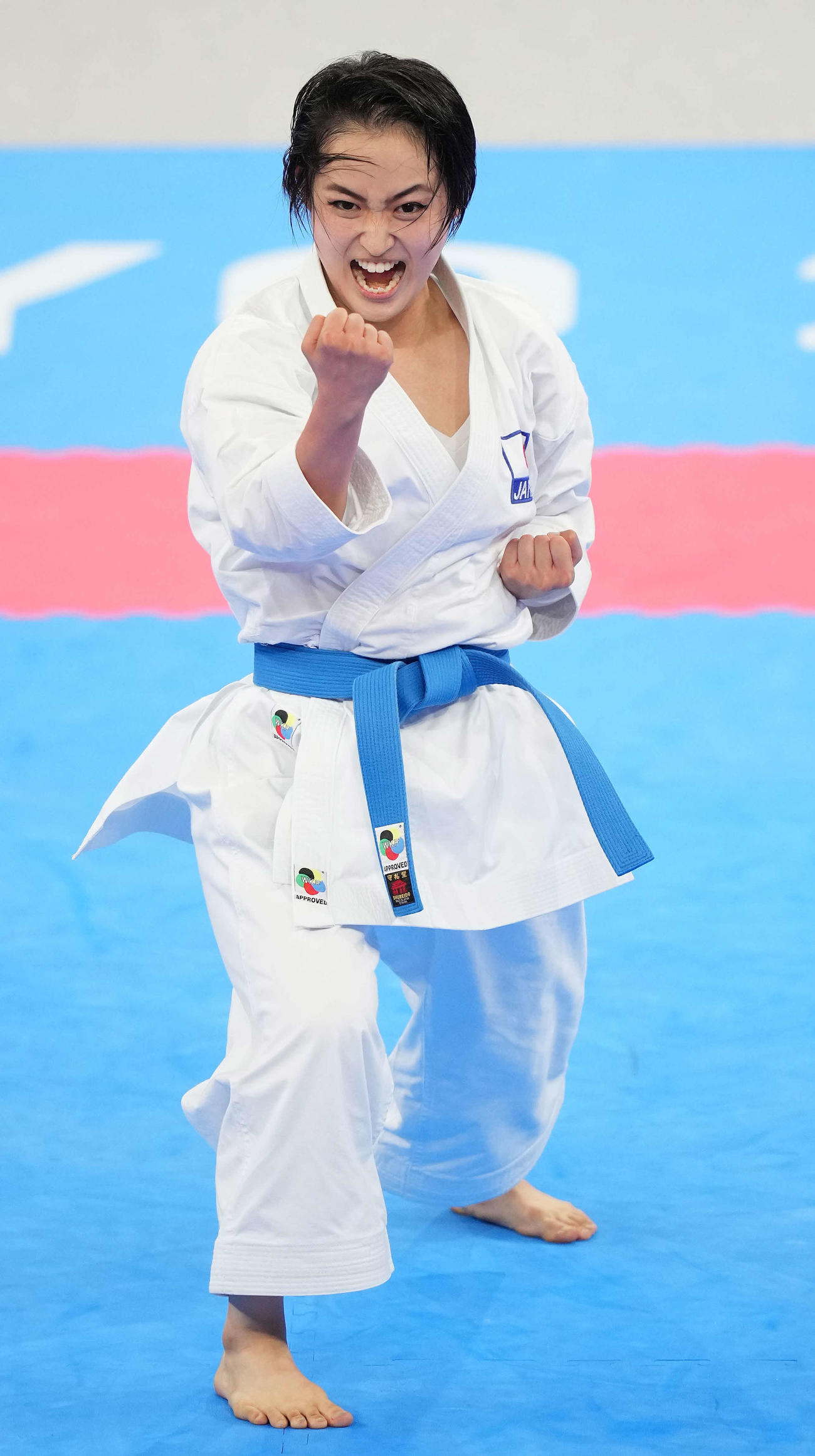 空手女子形決勝　演舞する清水（撮影・鈴木みどり）