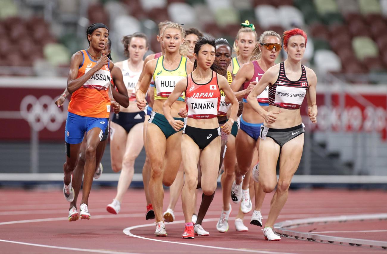 女子1500mで8位入賞の田中希実（中央）（ロイター）