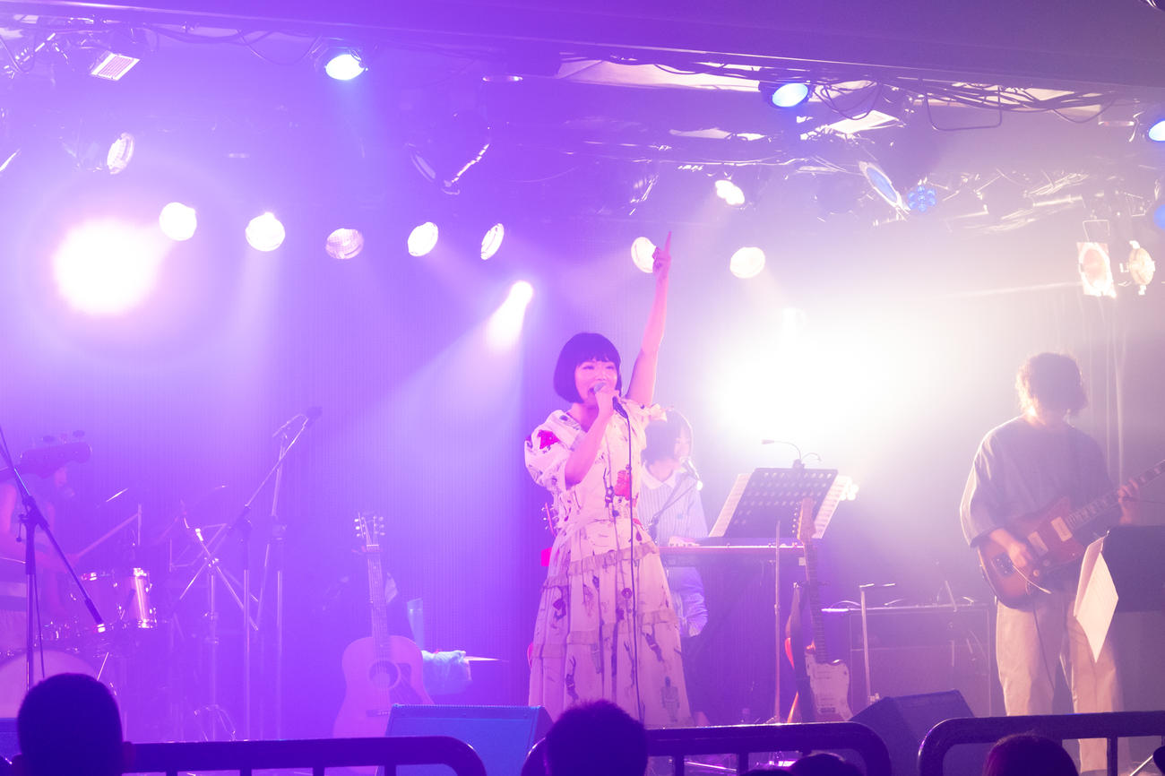 ワンマンライブ「ネコの集会～恋歌日記バースデー編～」を開催した　シンガー・ソングライターにゃんぞぬデシ（撮影・塚越淳一）