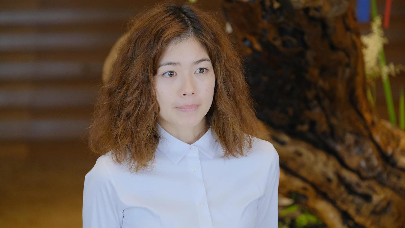 佐藤愛（小芝風花）は取り返しの付かない失敗をしてしまった（C）カンテレ