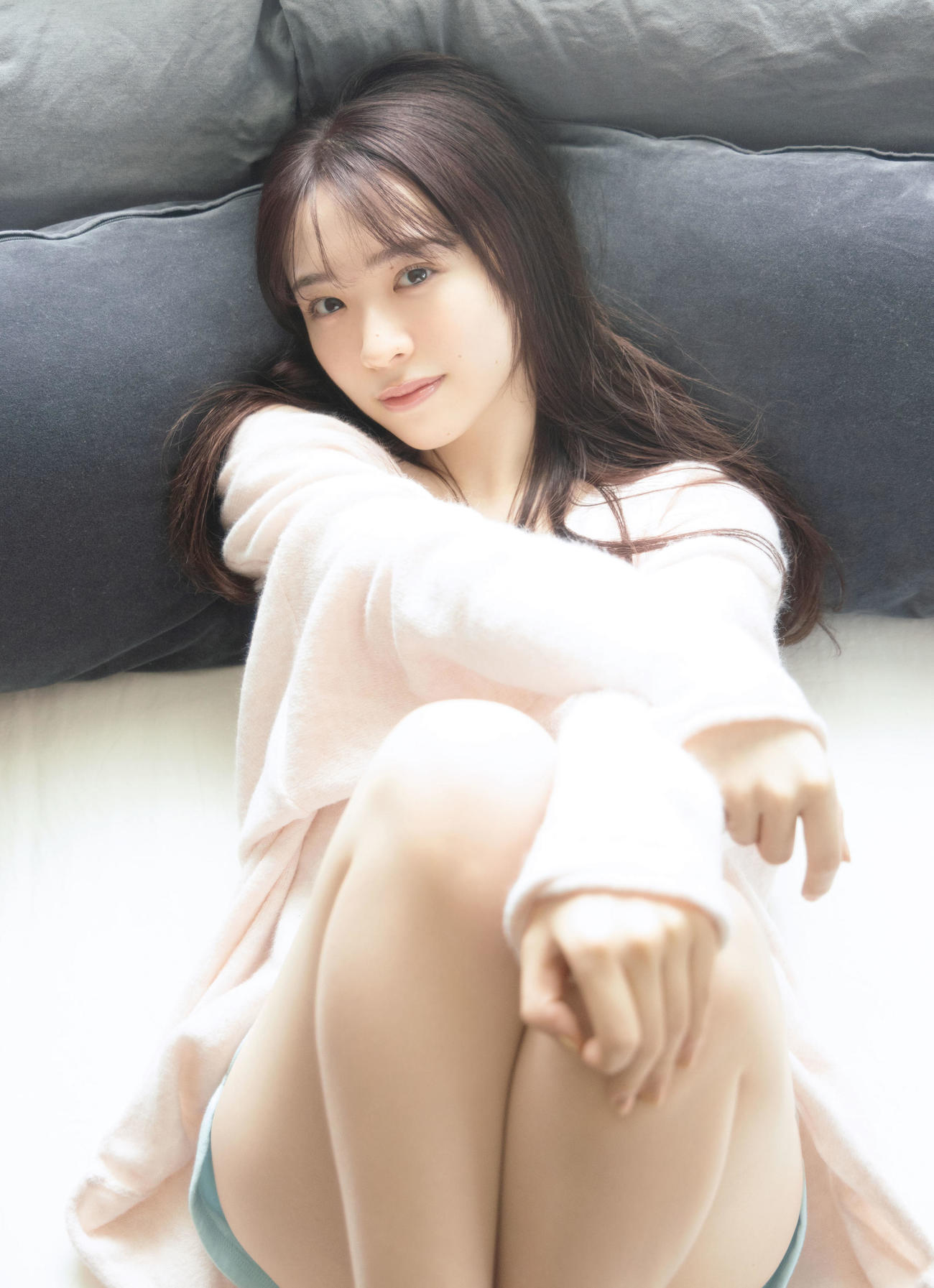 乃木坂46渡辺みり愛のファースト写真集「消極的な華やかさ」の楽天ブックス版裏表紙