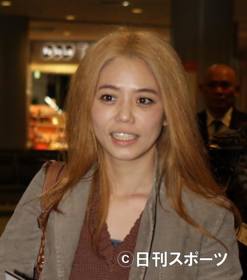 Chara ローラースケートでウエートレスをしていた10代の写真公開 - 音楽 : 日刊スポーツ