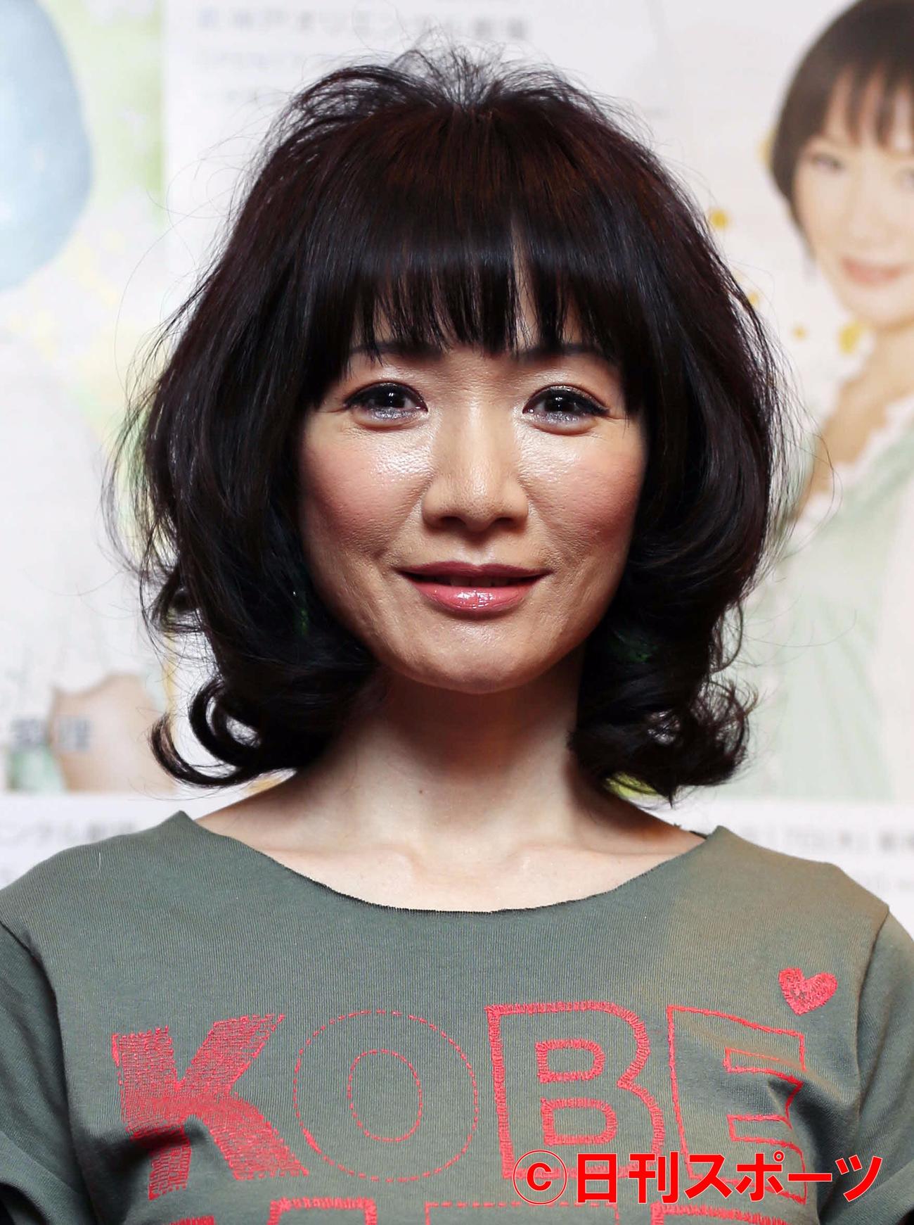 平松愛理（撮影・田崎高広）