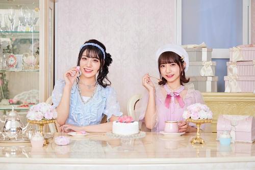 新アイドルグループ「iSPY」を結成する藤田みゆ(左)と萩田ここ