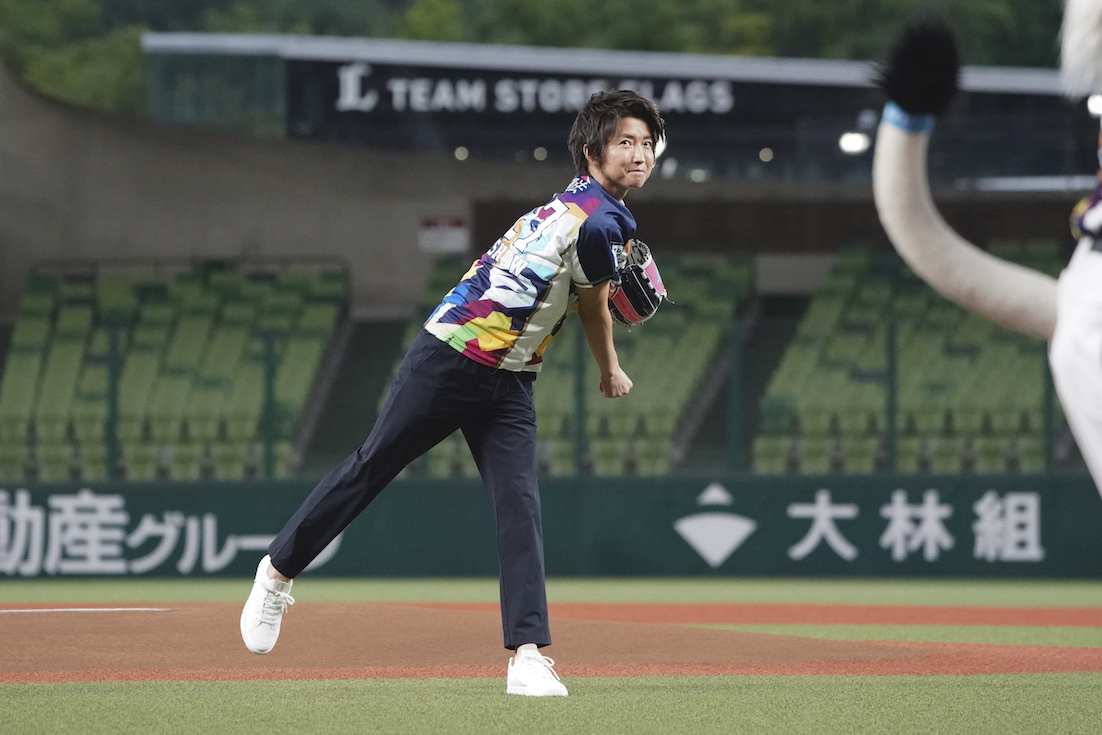 西武戦で始球式を行った藤原竜也