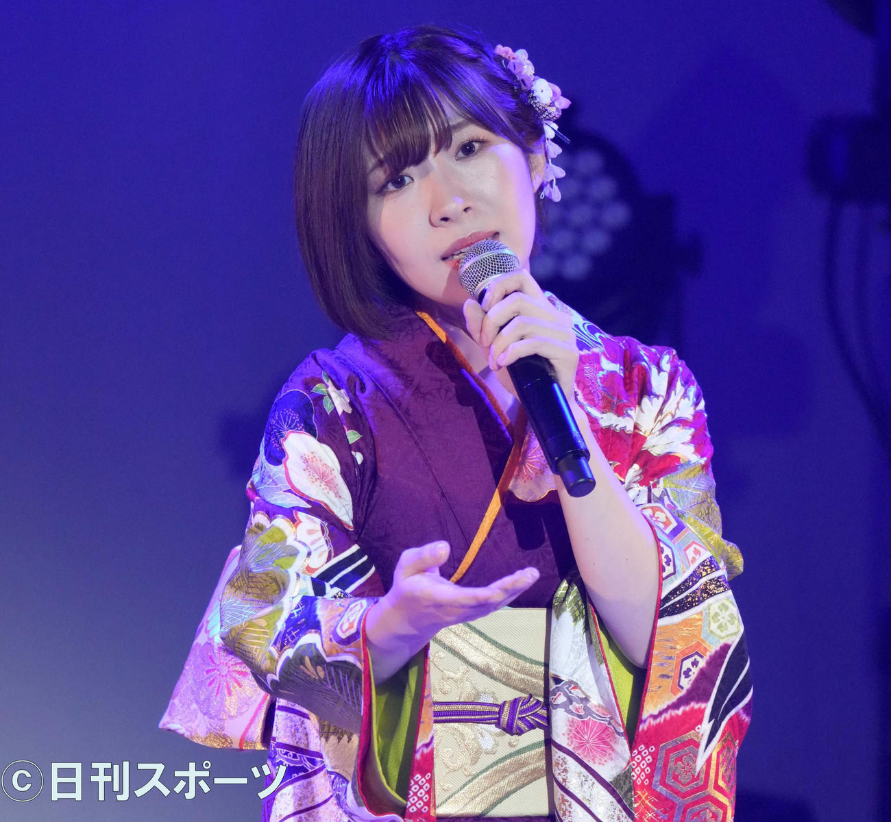 デビュー10周年コンサートを開いた岩佐美咲