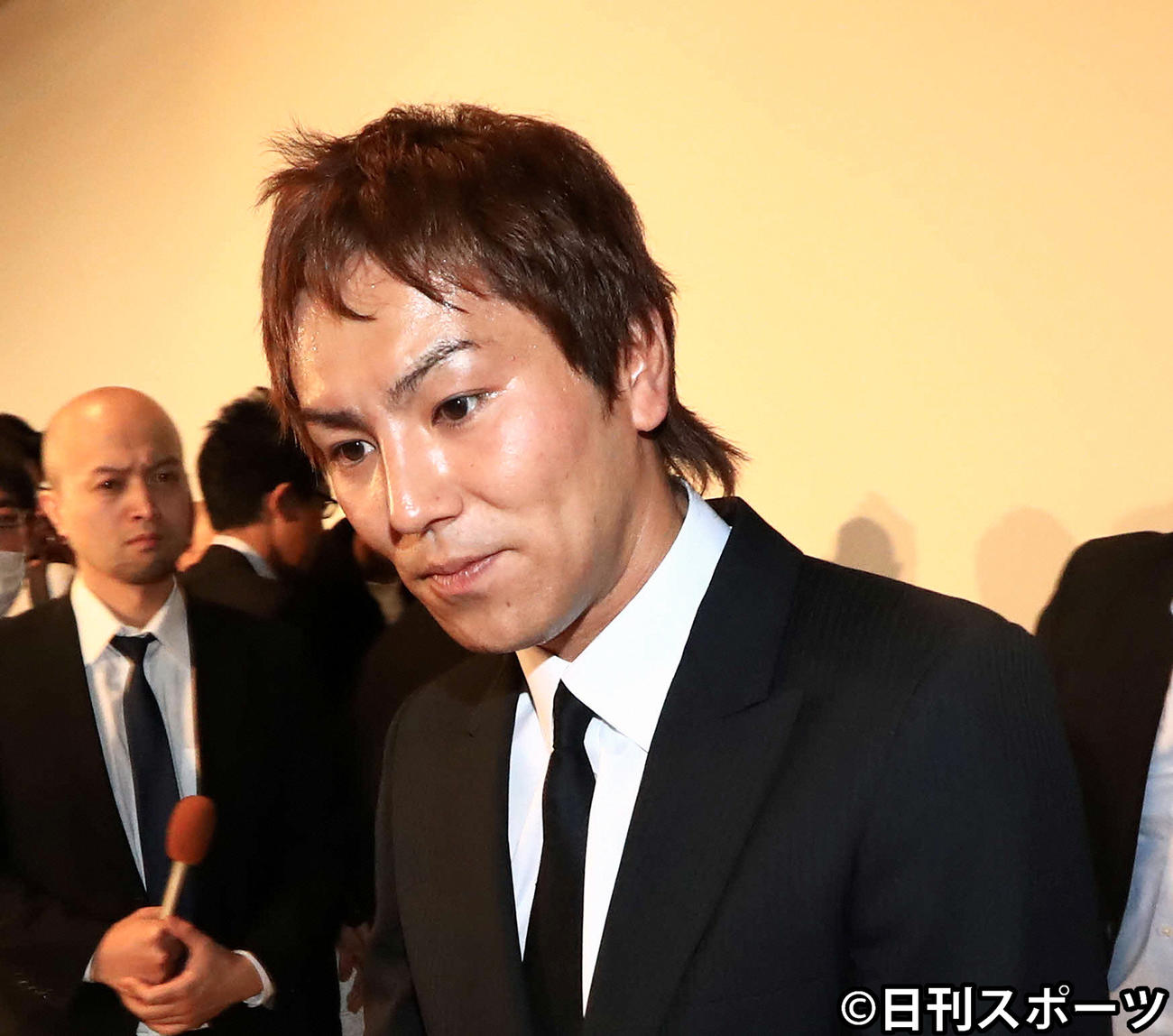 17年1月、謝罪会見を行った狩野英孝