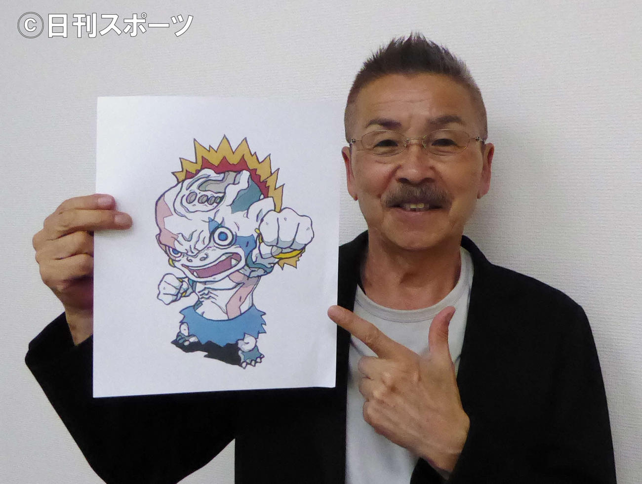 新キャラクターをお披露目するアニメーター須田正己氏（16年6月撮影）