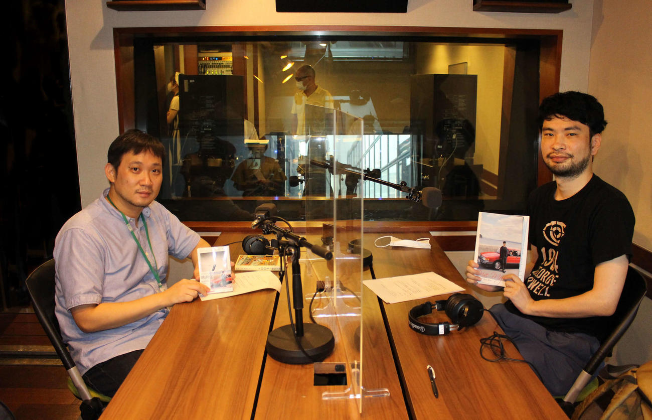 TOKYO FMで22日放送の「村上RADIO　プレスペシャル」で対談した濱口竜介監督（左）と小川哲氏