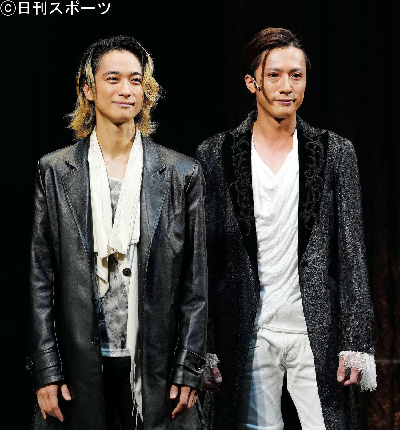 舞台「フォーティンブラス」の取材会に臨む戸塚祥太（左）と内博貴（撮影・江口和貴）