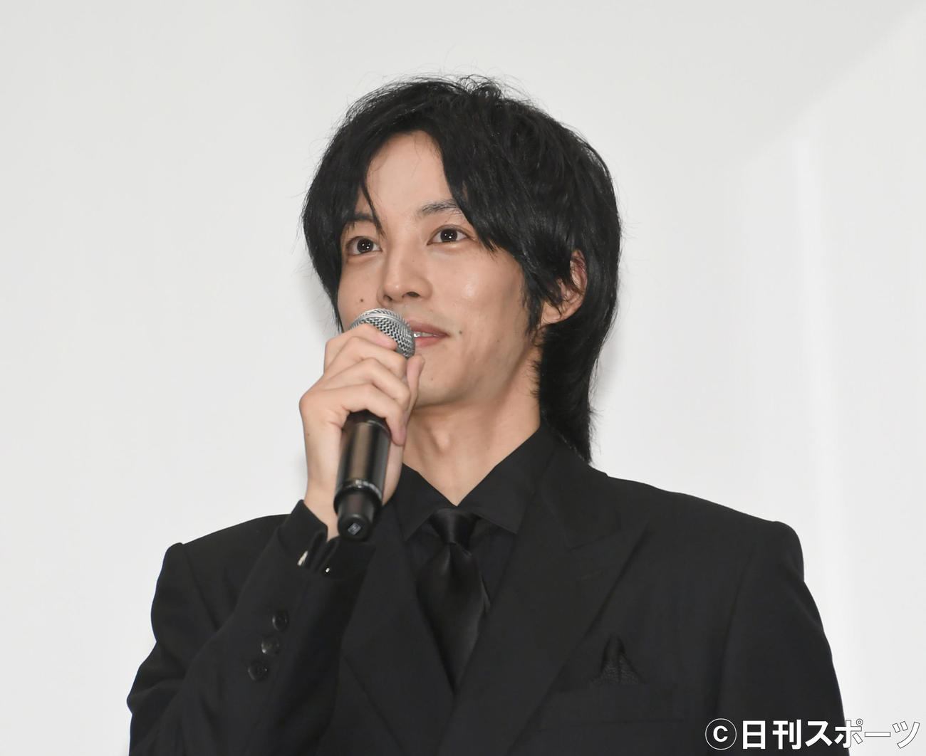 映画「孤狼の血・2」の公開記念イベントで、あいさつする松坂桃李（撮影・酒井清司）