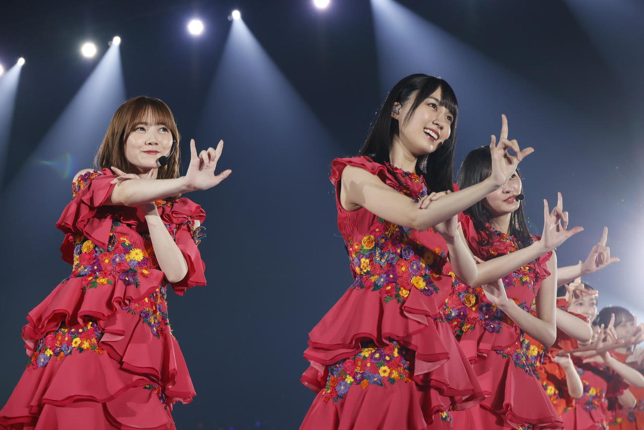 全国ツアーで「I see…」を披露する乃木坂46