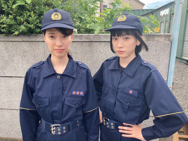 「ハコヅメ」の公式ブログに掲載された「いつも息ぴったり」だという戸田恵梨香（左）と永野芽郁の撮影オフショット