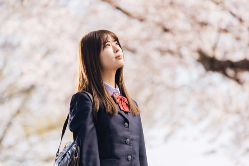 映画「世の中にたえて桜のなかりせば」に宝田明とダブル主演する岩本蓮加