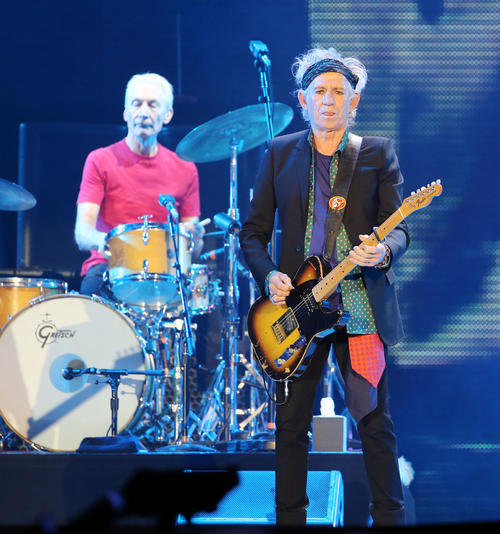 ローリング・ストーンズ東京ドーム公演 チャーリー・ワッツさん(左)。右はキース・リチャーズ(2014年2月撮影)