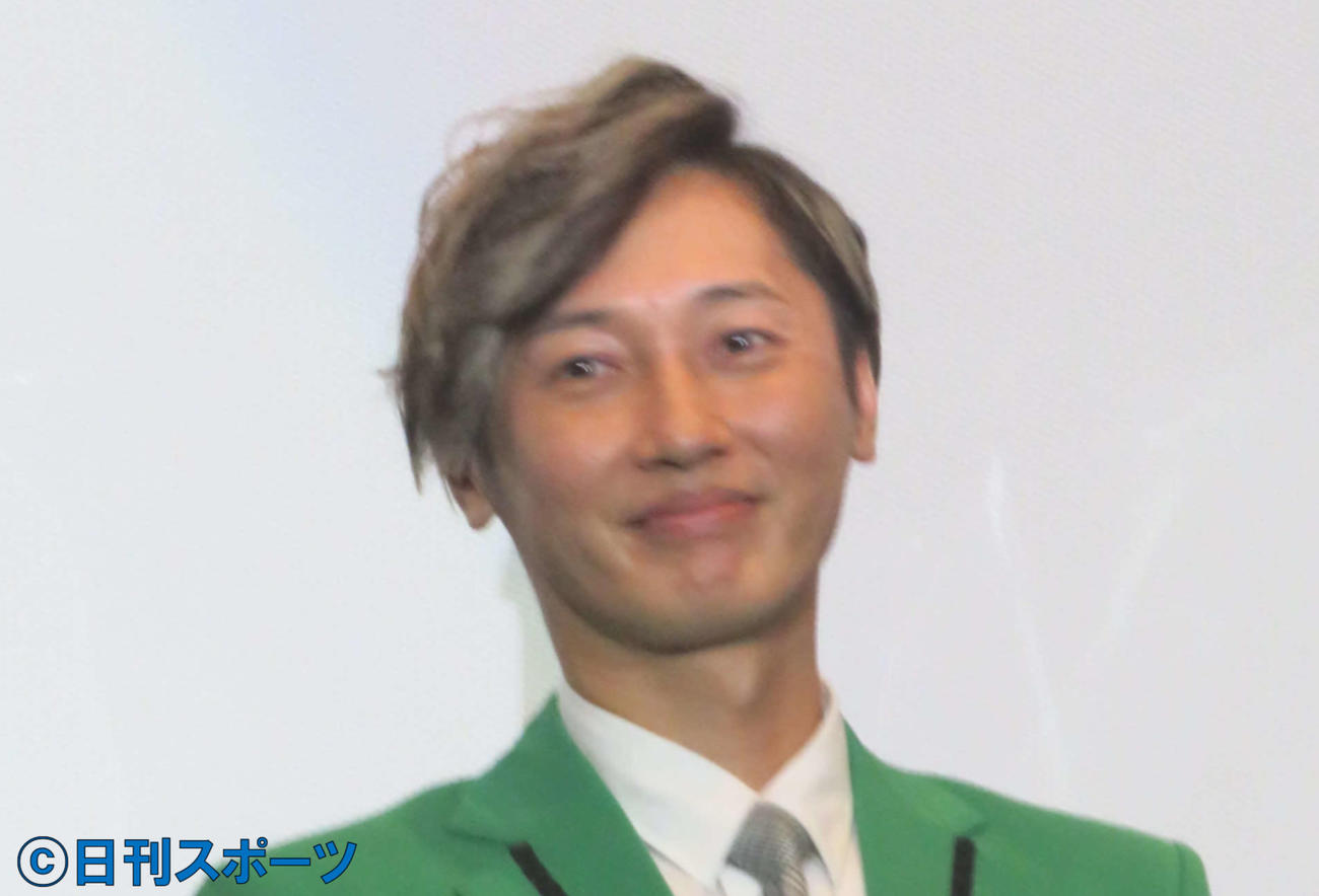 特撮映画「スーパー戦闘　純烈ジャー」完成披露上映会に登壇した純烈の後上翔太（撮影・村上幸将）