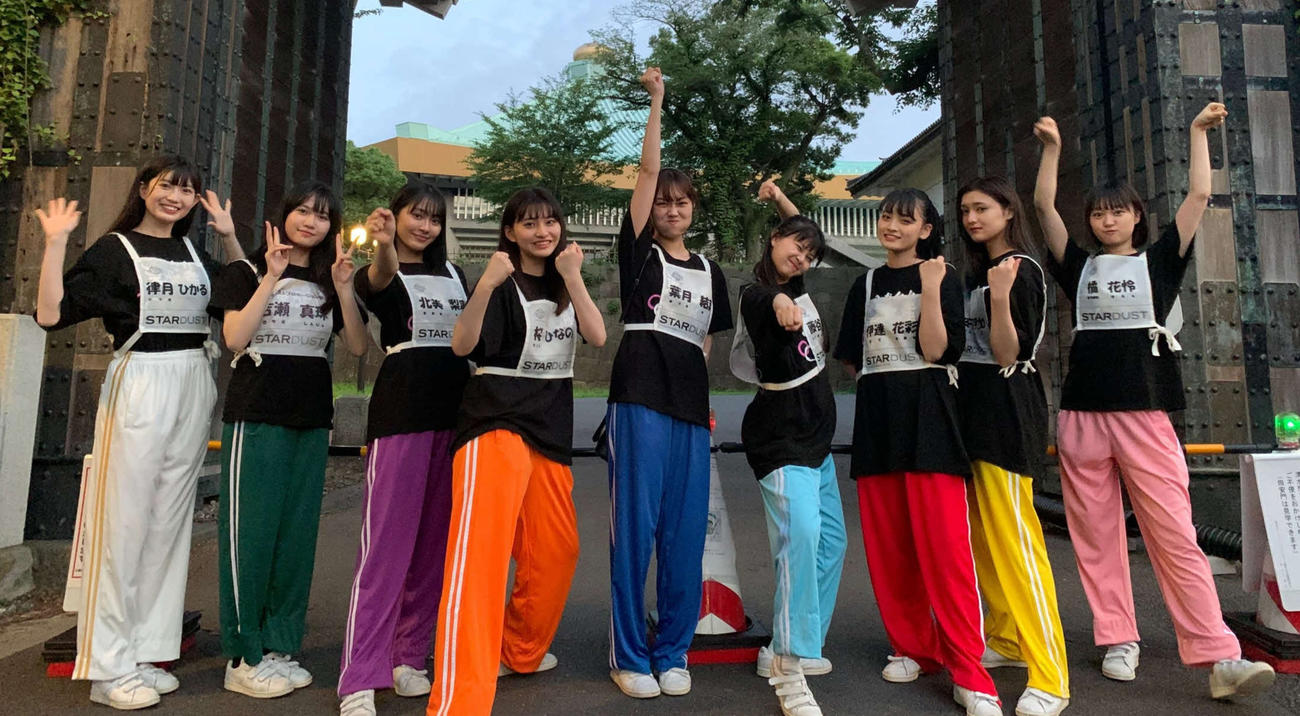 いぎなり東北産の左から律月ひかる、吉瀬真珠、北美梨寧、桜ひなの、葉月結菜、藤谷美海、伊達花彩、安杜羽加、橘花怜